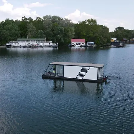 Hausboat Vlnka Apartment