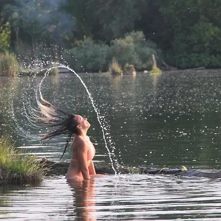 Hausboat Vlnka Bratislava