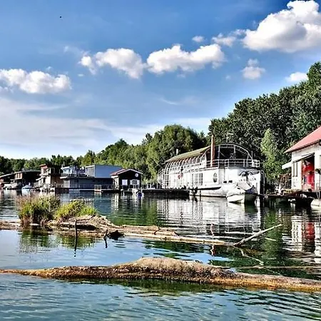 Apartment Hausboat Vlnka