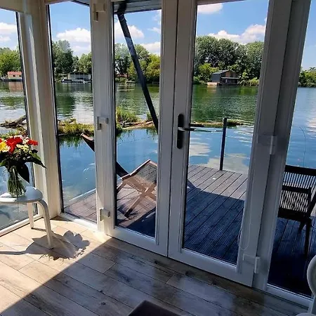 Hausboat Vlnka Lägenhet