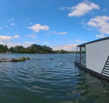 Hausboat Vlnka Apartamento