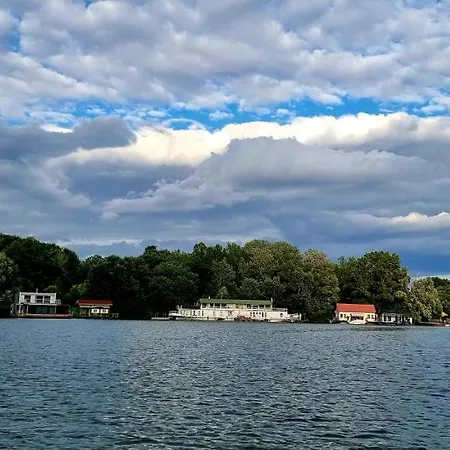 Apartment Hausboat Vlnka