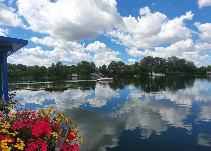 דירה Hausboat Vlnka ברטיסלאבה