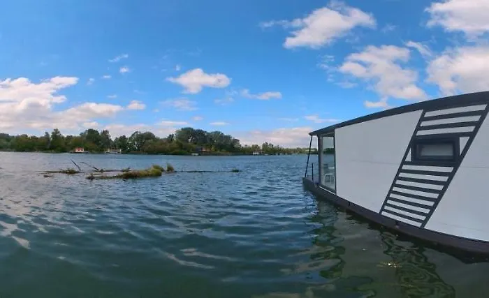 Hausboat Vlnka Apartament