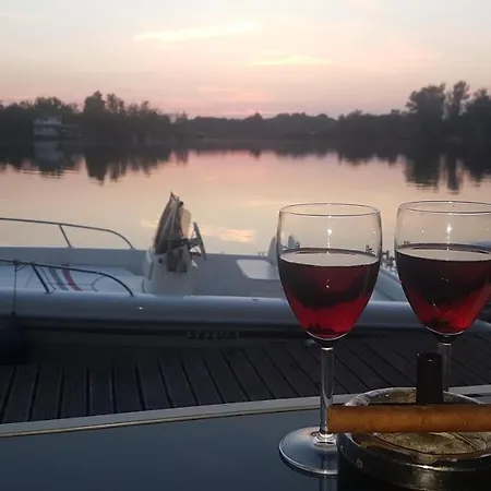 Hausboat Vlnka