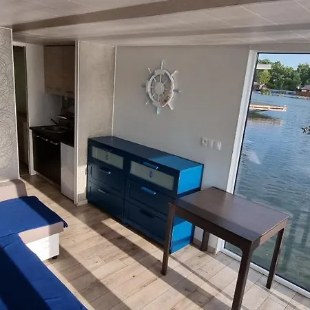 Hausboat Vlnka
