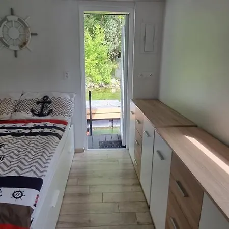 아파트 Hausboat Vlnka 브라티슬라바